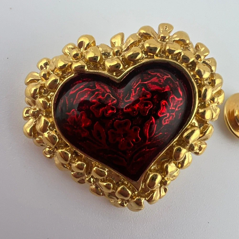 Vintage Avon Red Heart Brooch Gold Tone Floral Frame Pin Love Valentines Gift